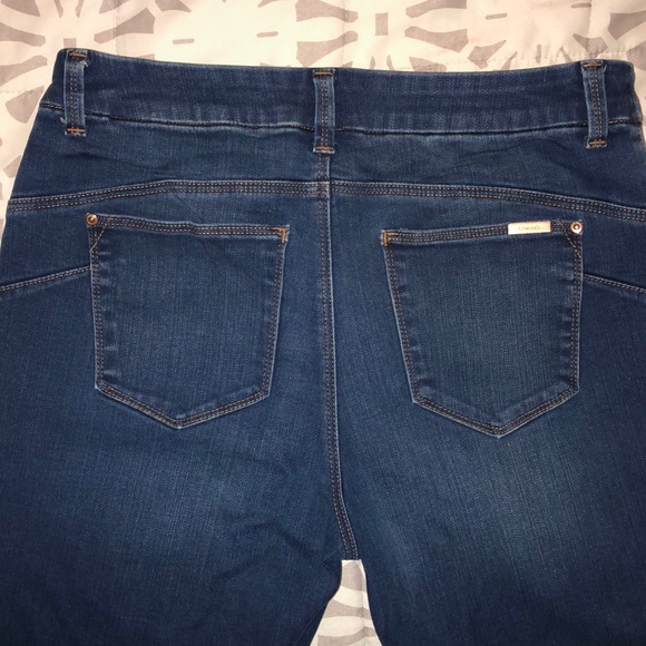 💙👖Chico’s Lifting Straight Leg Jean 💙 - Picture 3 of 5